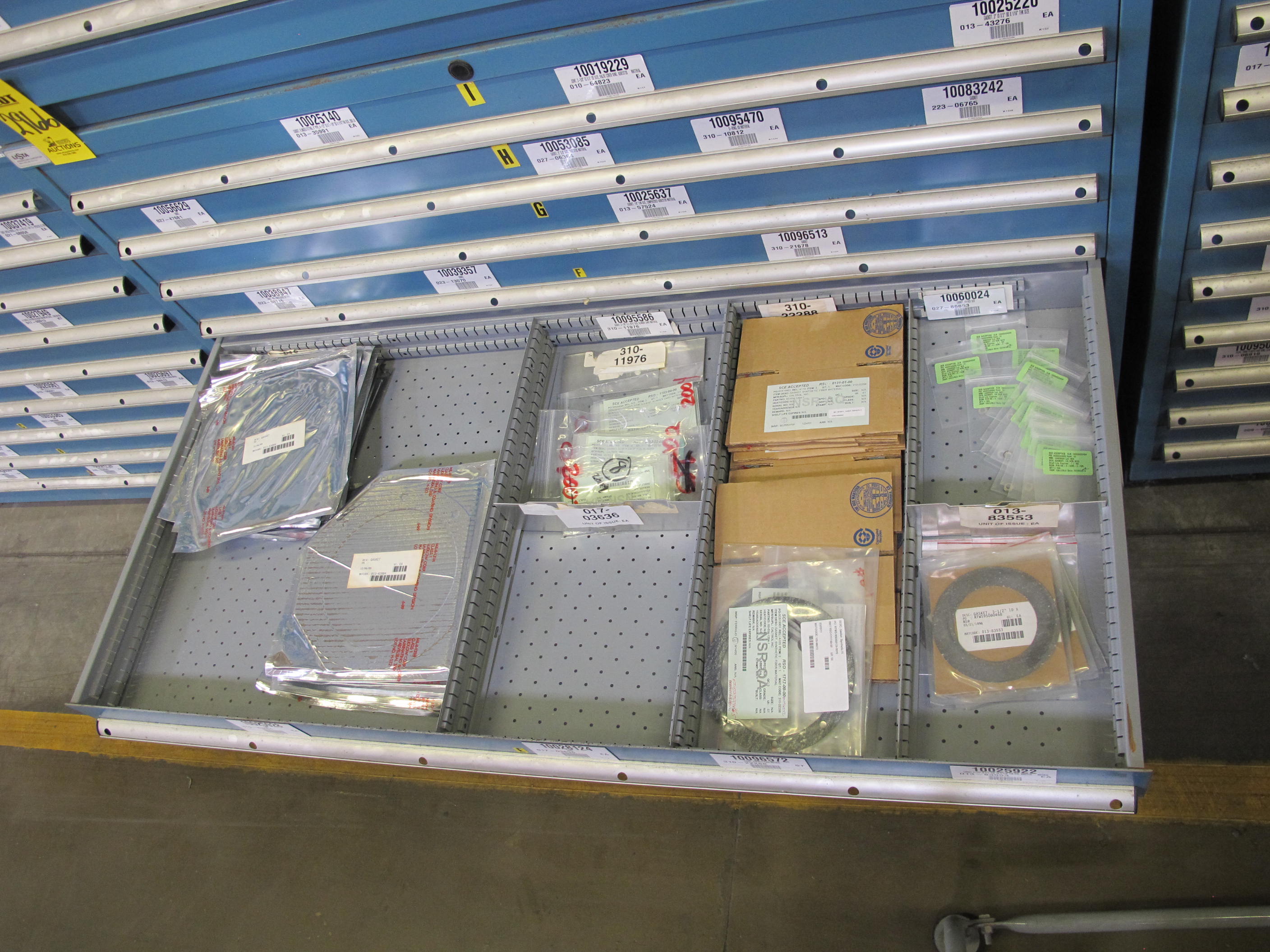 LISTA HEAVY DUTY 9-DRAWER PARTS CABINET W/ CONTENTS (W-50) LOADING & HANDLING FEE $25-